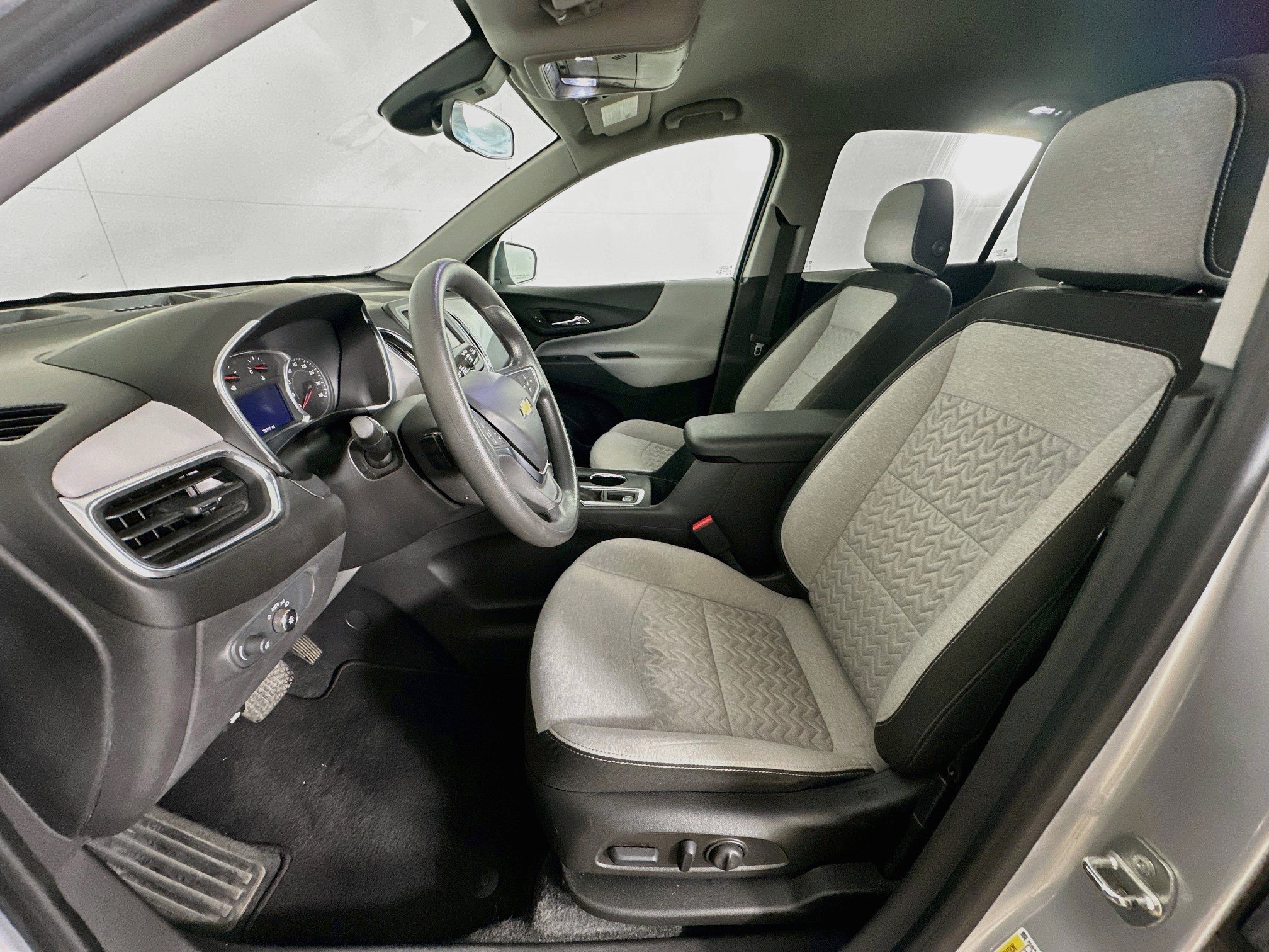 Used 2022 Chevrolet Equinox LT AWD/4WD image 13