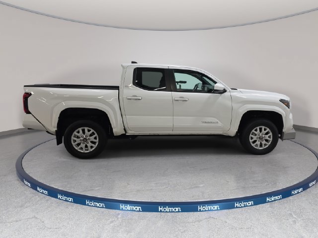 Certified 2024 Toyota Tacoma SR5 AWD/4WD image 4