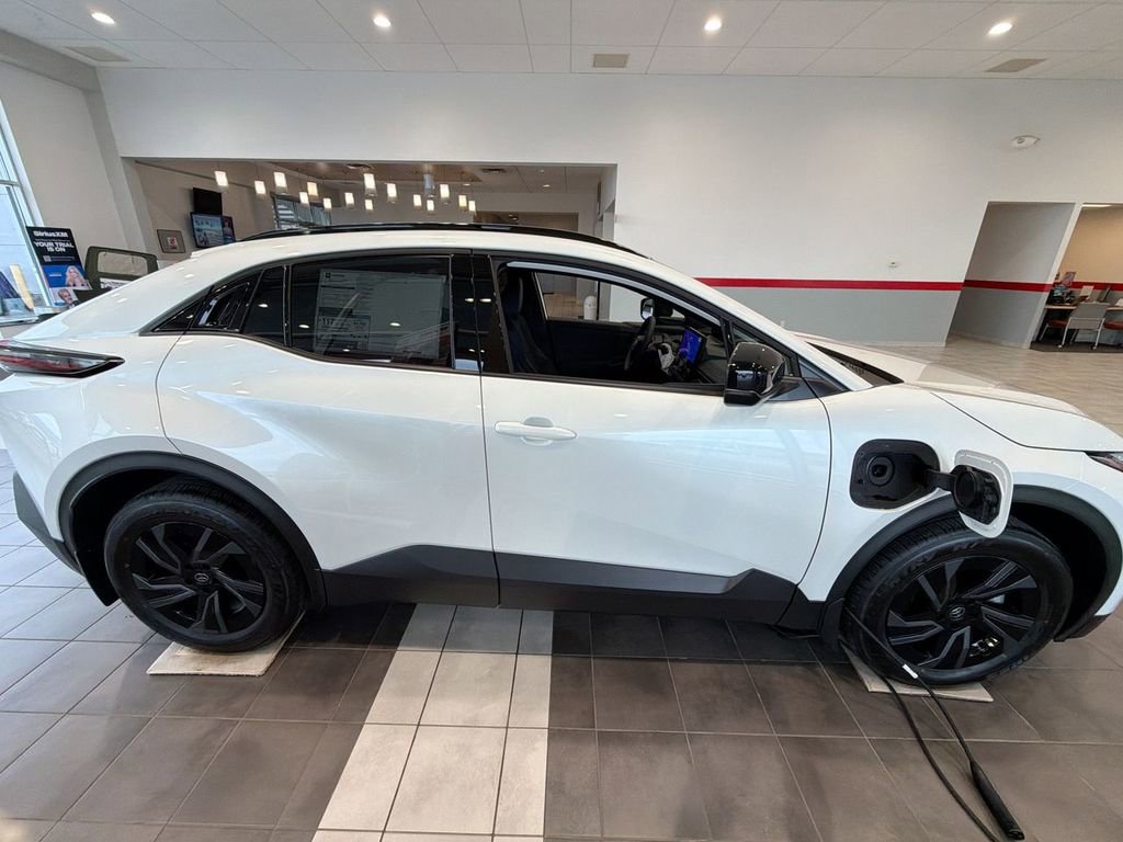 New 2026 Toyota C-HR AWD/4WD image 9