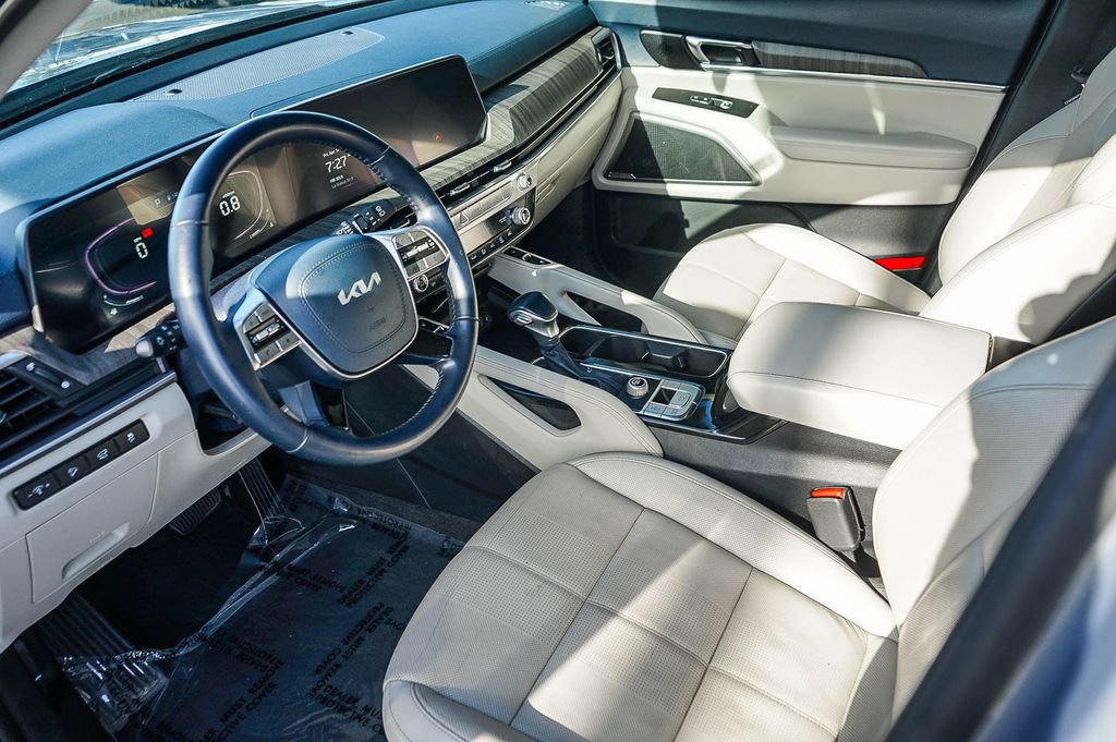 Used 2023 Kia Telluride EX w/ EX Captain's Chair Package FWD image 20