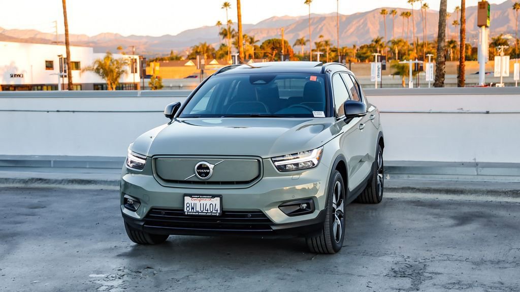 Used 2021 Volvo XC40 P8 Recharge image 4