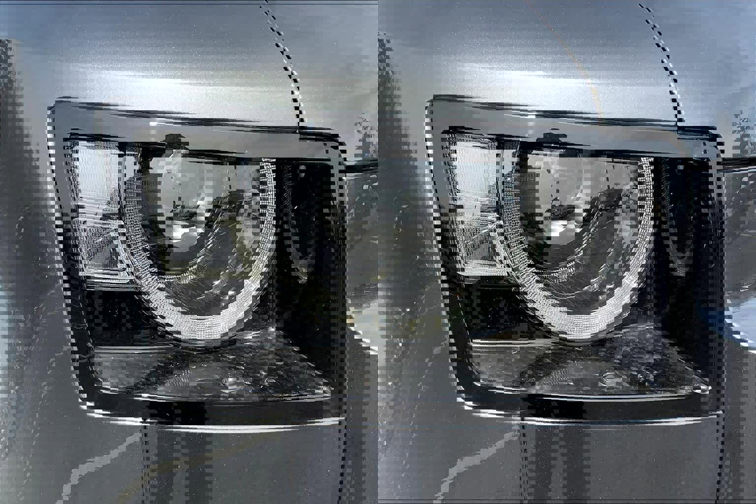 Used 2025 Land Rover Defender 110 X-Dynamic SE image 16