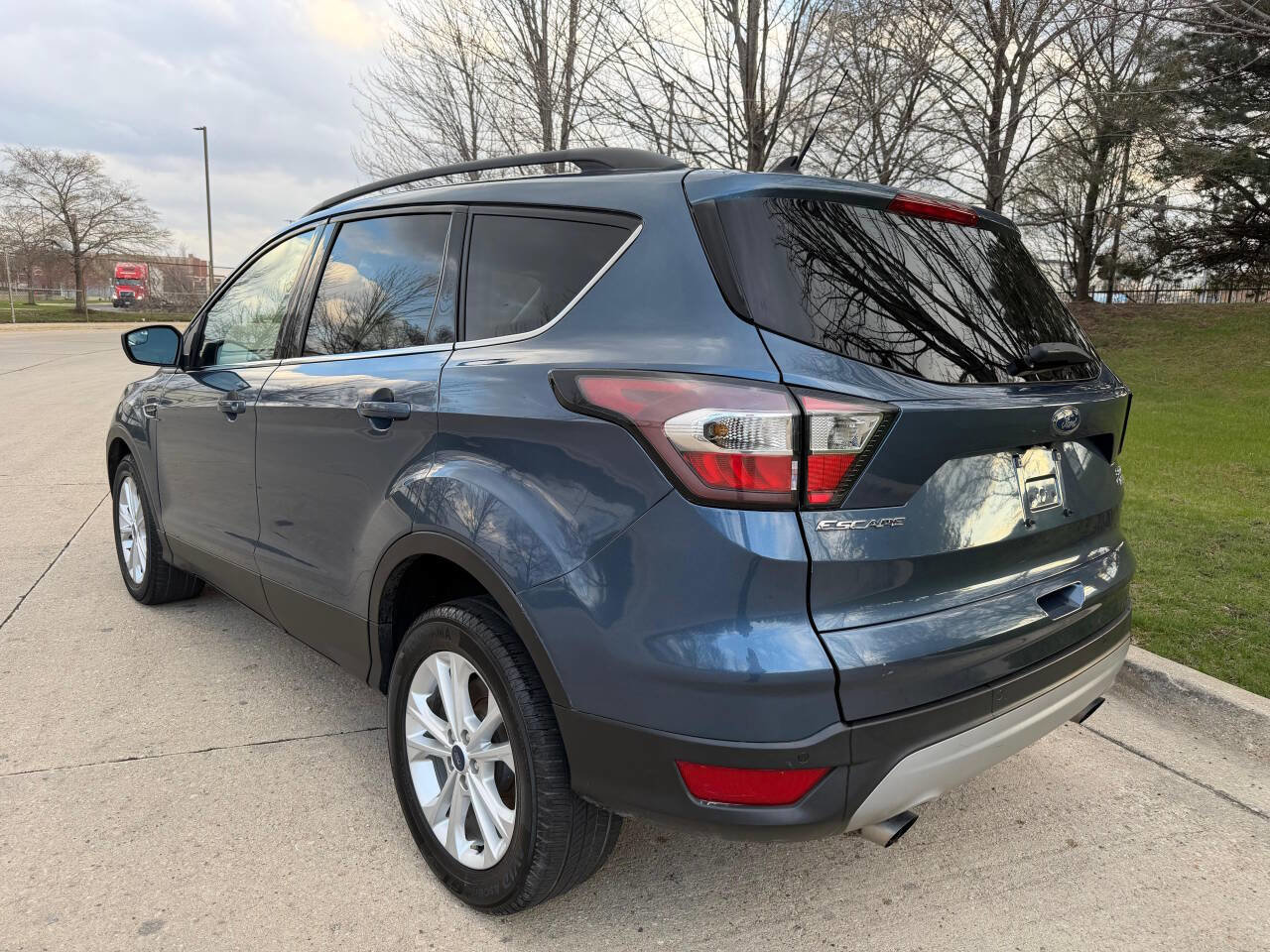 Used 2018 Ford Escape SEL image 9