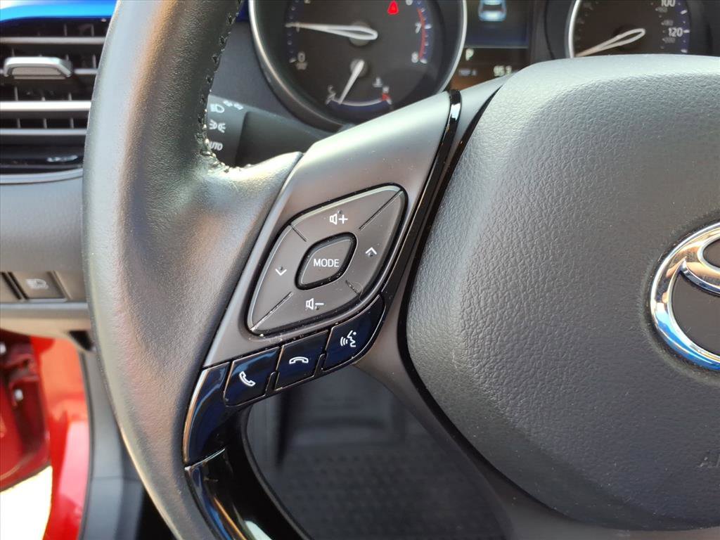 Used 2022 Toyota C-HR XLE image 29