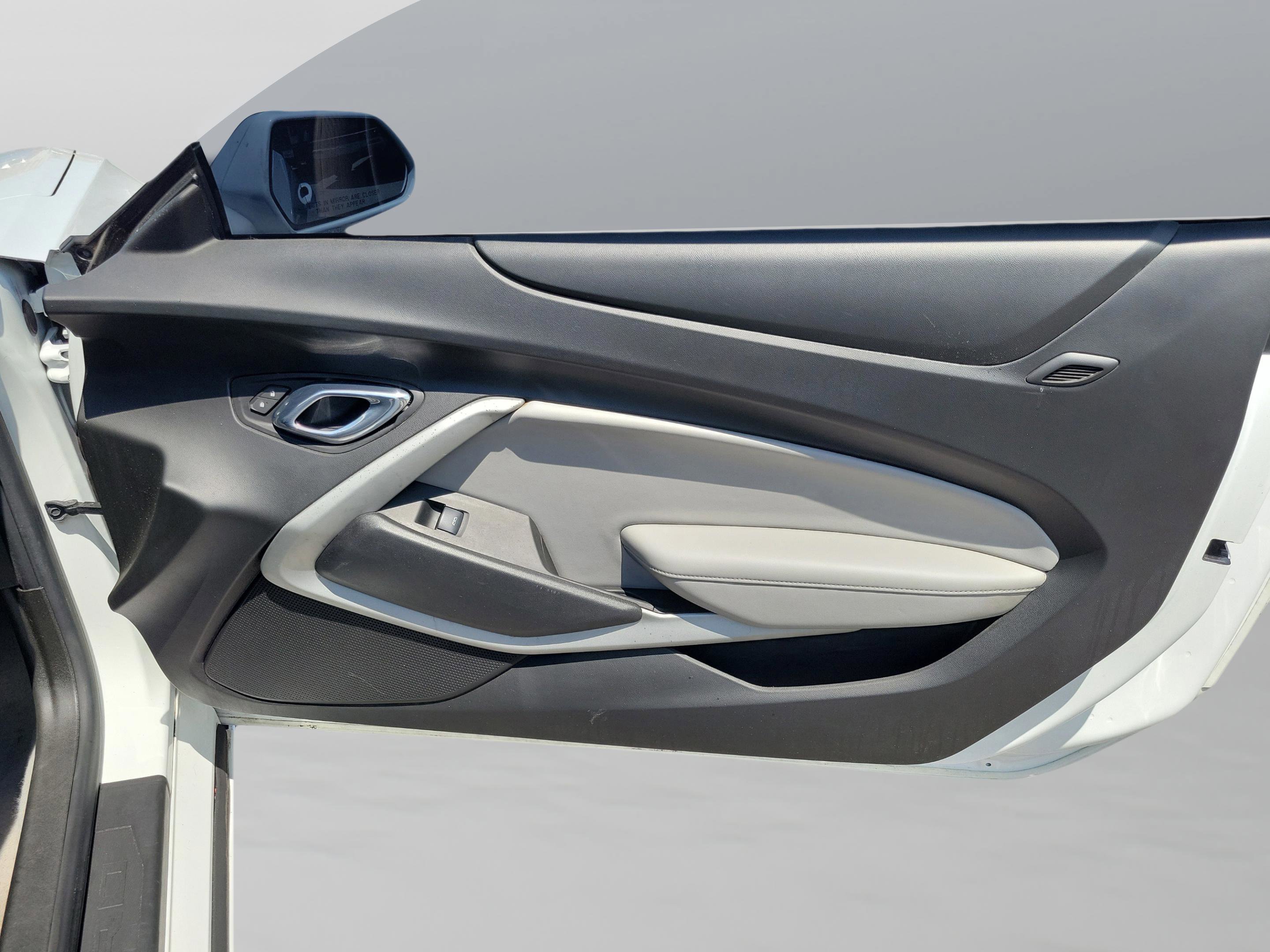 Used 2017 Chevrolet Camaro LT RWD image 25