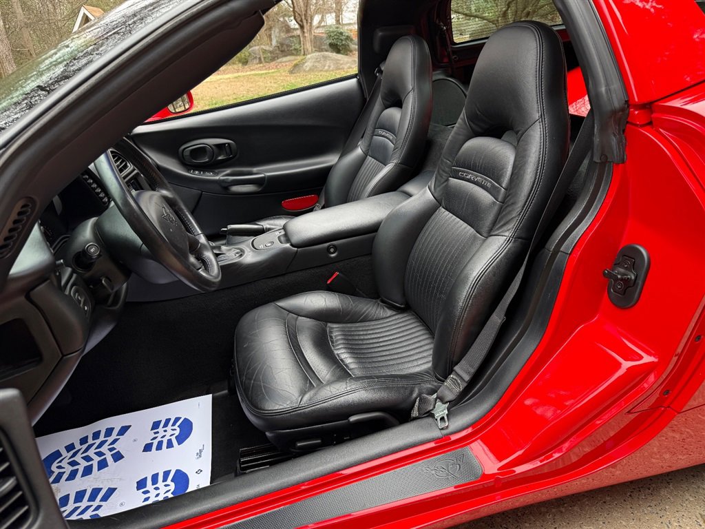 Used 2004 Chevrolet Corvette Coupe w/ Roof Package image 47