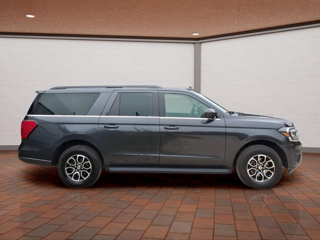 Used 2024 Ford Expedition Max XLT RWD image 4