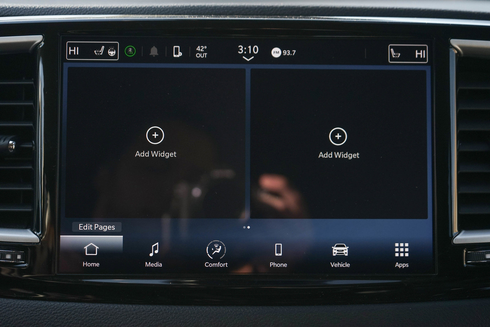 Used 2024 Chrysler Pacifica Touring-L image 17