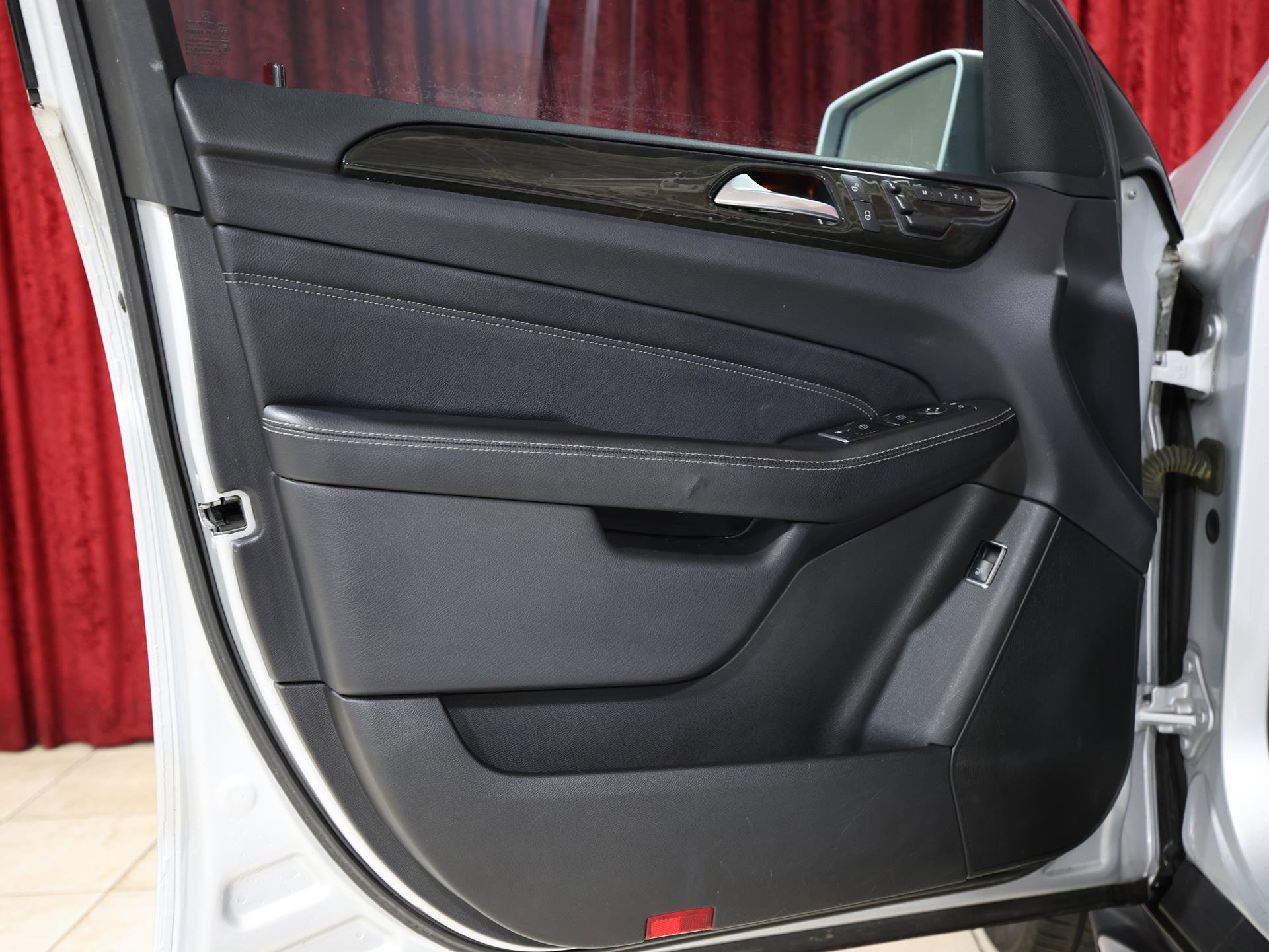 Used 2015 Mercedes-Benz ML 250 BlueTEC 4MATIC image 11