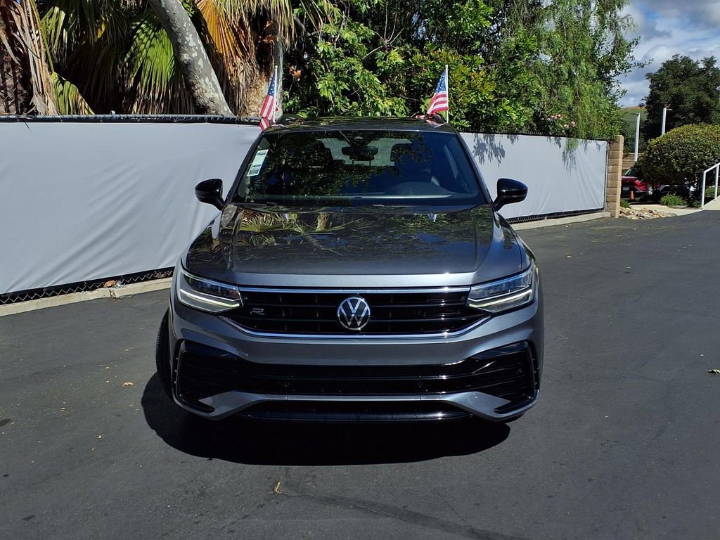 Used 2023 Volkswagen Tiguan SE R-Line FWD image 2