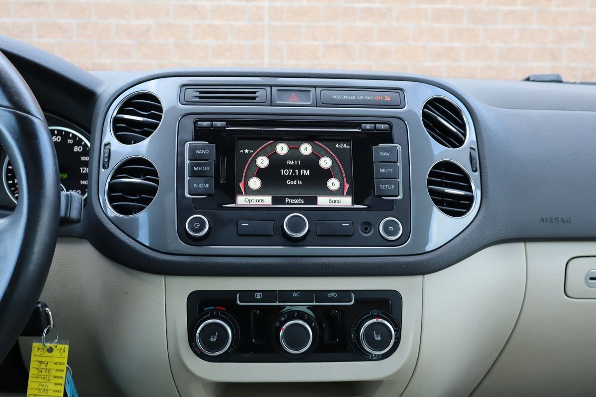 Used 2012 Volkswagen Tiguan S image 32