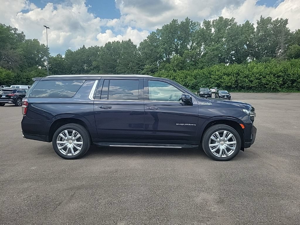 Used 2023 Chevrolet Suburban High Country AWD/4WD image 14