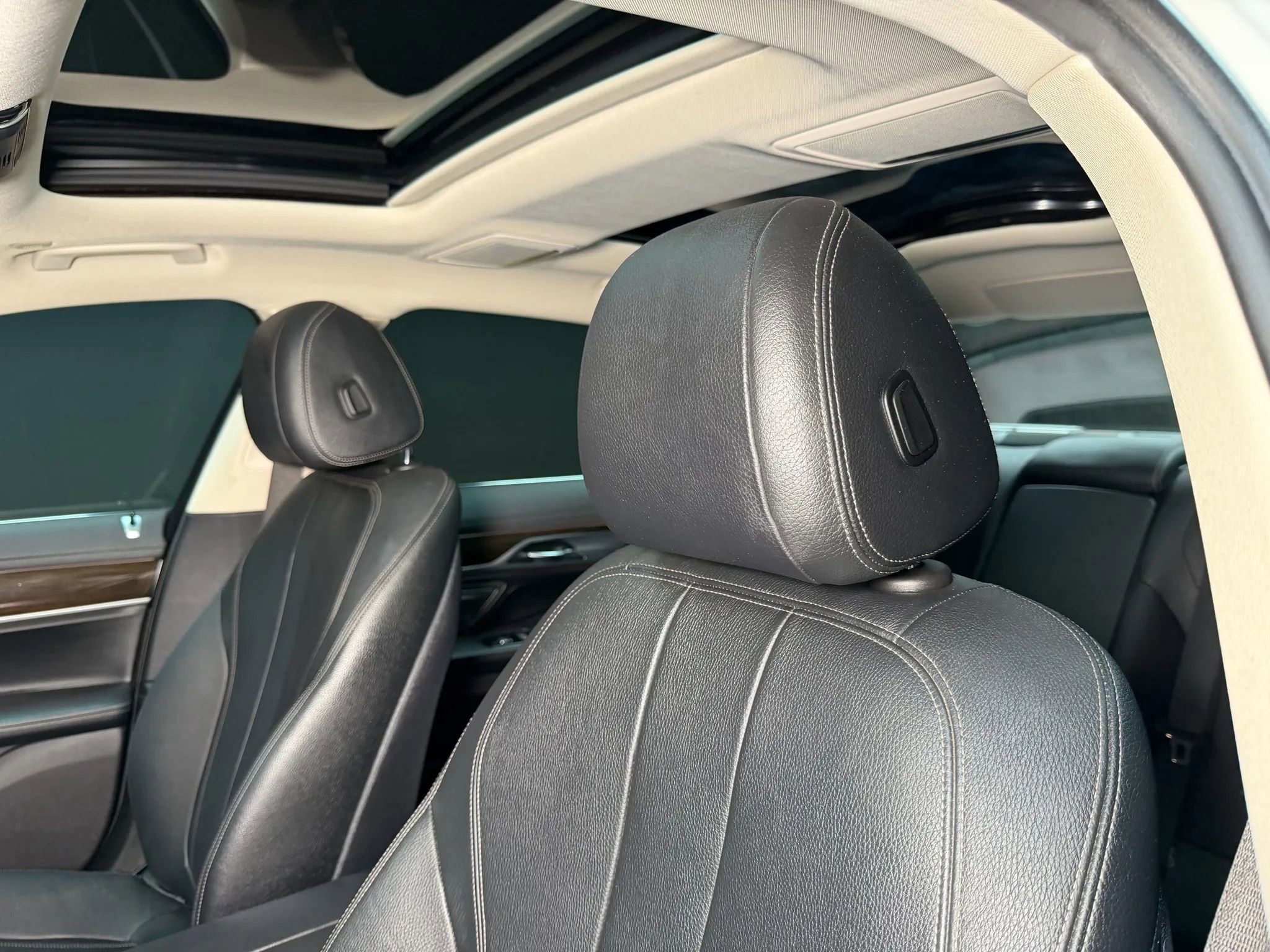 Used 2016 BMW 740i RWD image 35