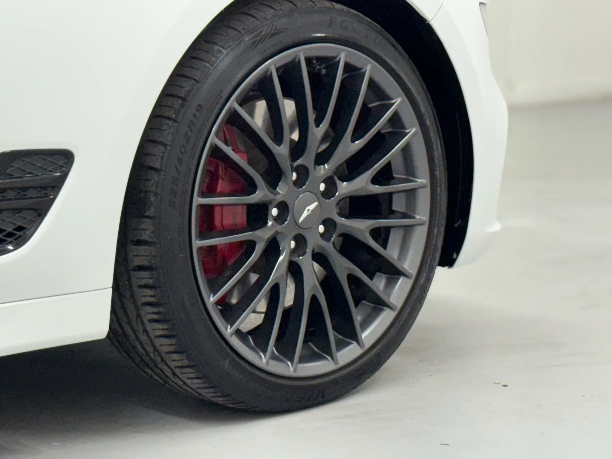 Used 2022 Genesis G70 3.3T Launch Edition image 39