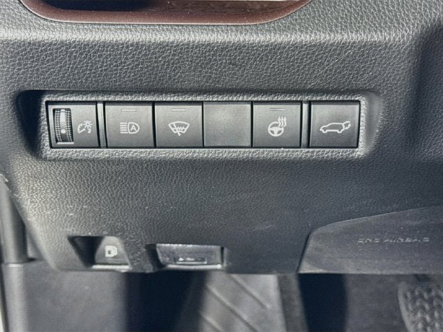 Certified 2022 Toyota RAV4 Limited w/ Limited Grade Weather Package AWD/4WD image 11