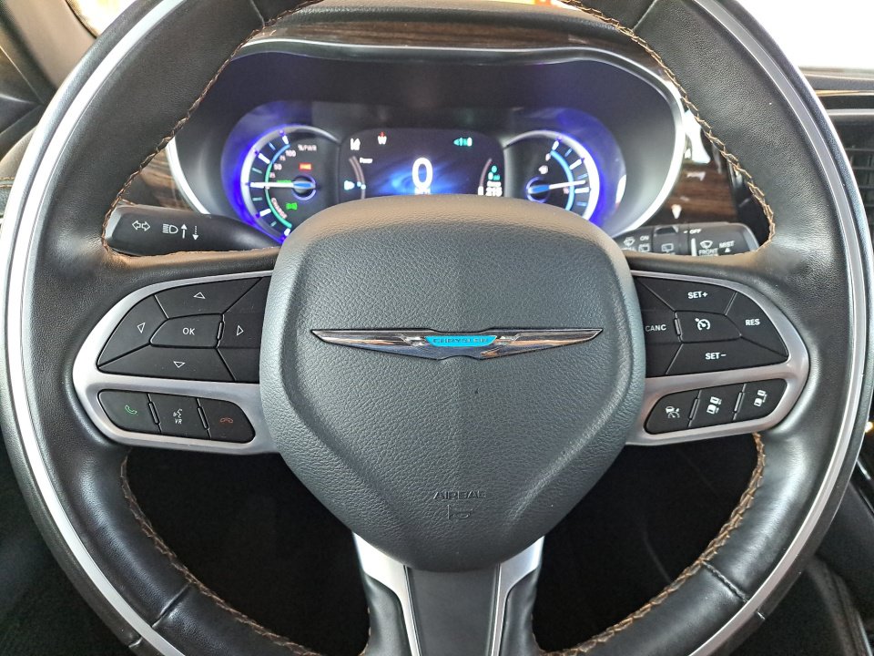 Used 2021 Chrysler Pacifica Pinnacle FWD image 29