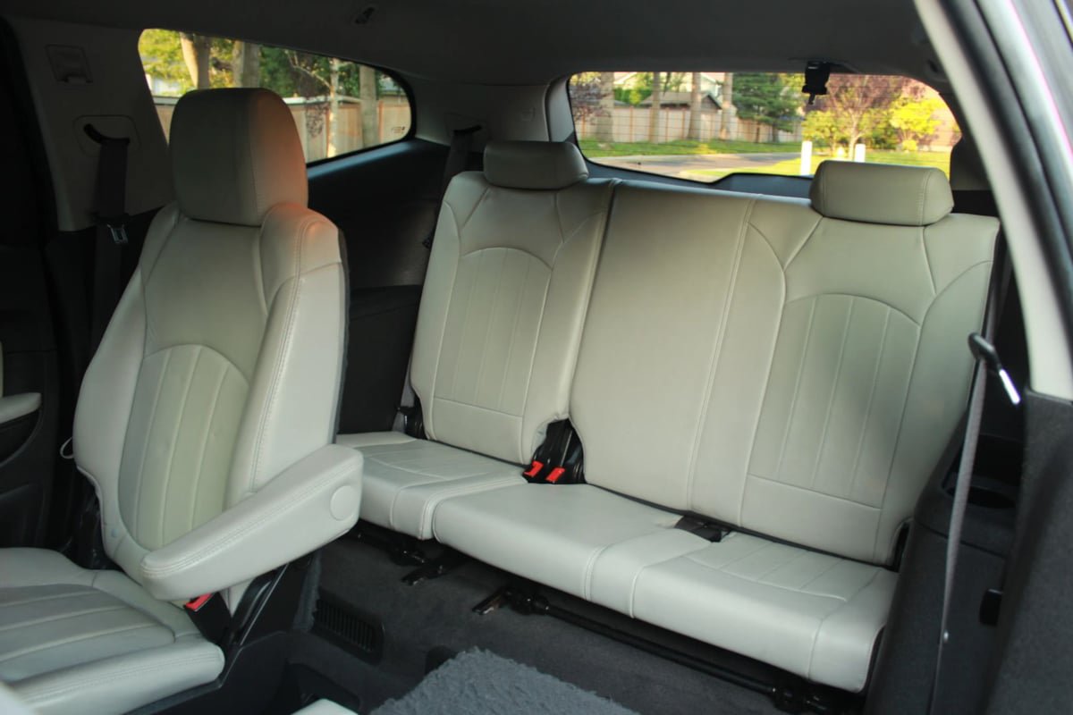Used 2011 Chevrolet Traverse LTZ w/ LPO, 'HIT The Road' Package AWD/4WD image 25