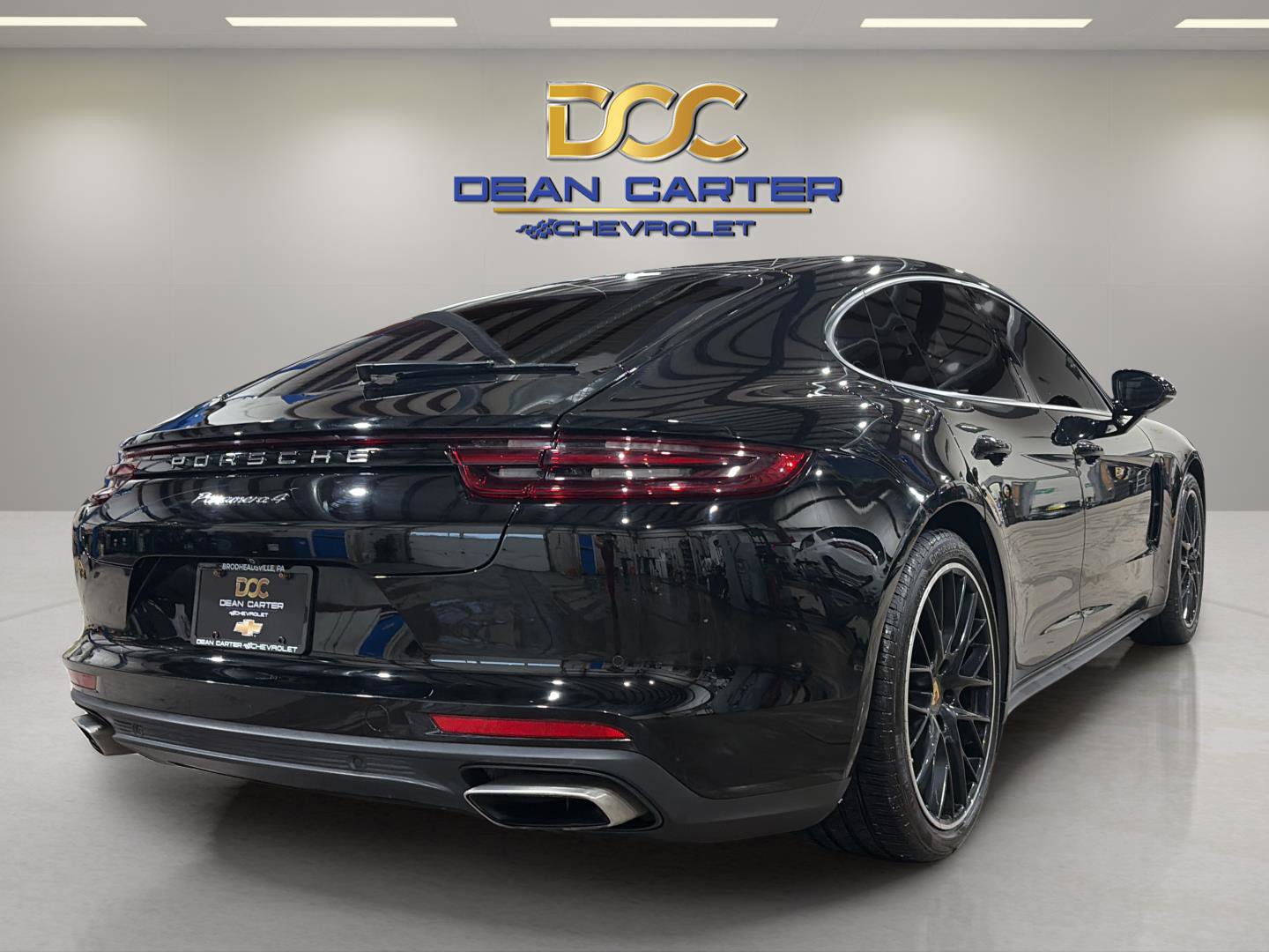 Used 2017 Porsche Panamera 4 image 5