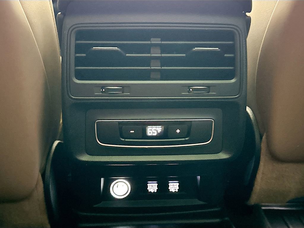 Used 2020 Audi Q7 3.0T Premium Plus w/ Premium Plus Package image 29