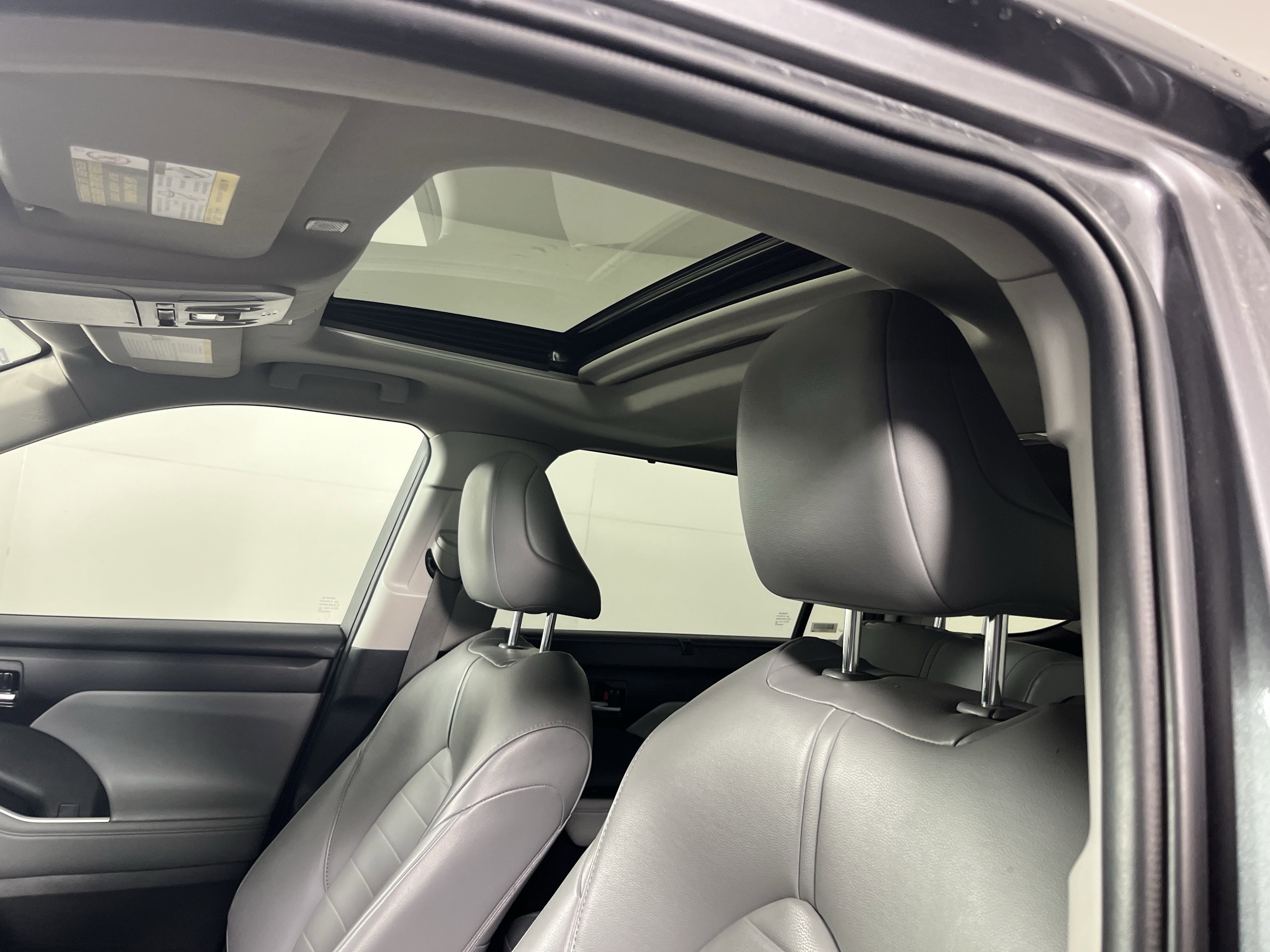 Used 2023 Toyota Highlander XLE image 18