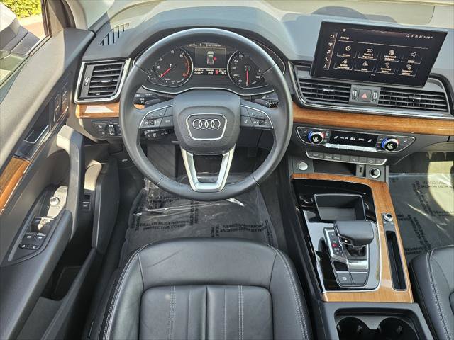 Used 2023 Audi Q5 2.0T Premium w/ Convenience Package AWD/4WD image 5