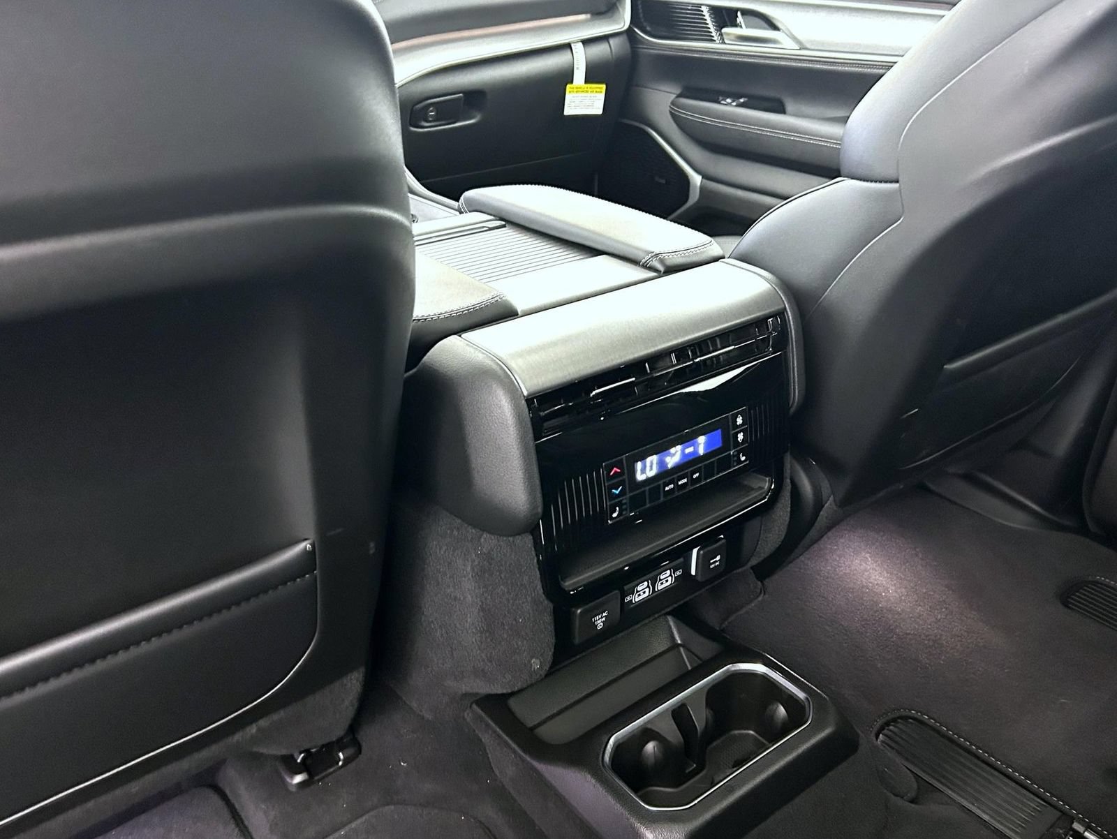 New 2026 Jeep Grand Wagoneer Limited AWD/4WD image 24