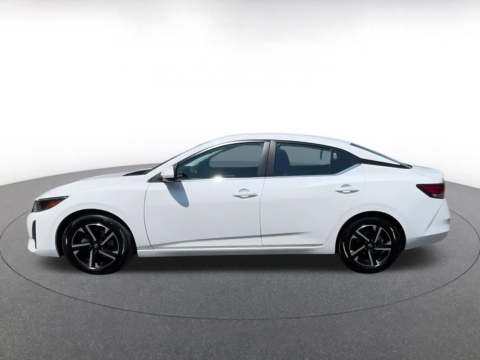 Used 2024 Nissan Sentra SV image 9