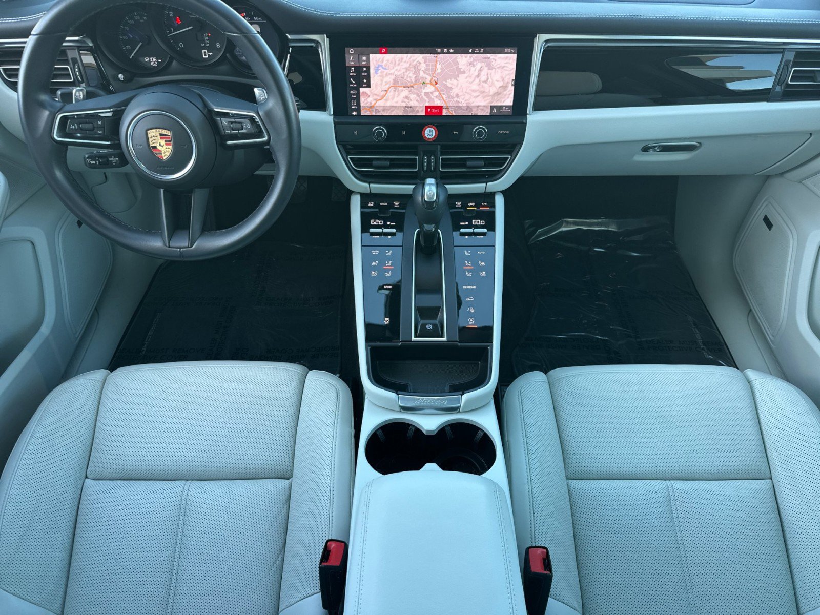 Certified 2023 Porsche Macan image 6