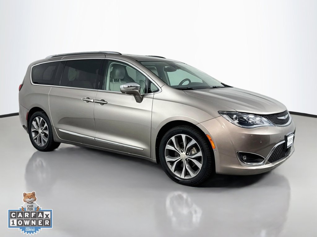 Used 2017 Chrysler Pacifica Limited FWD image 4