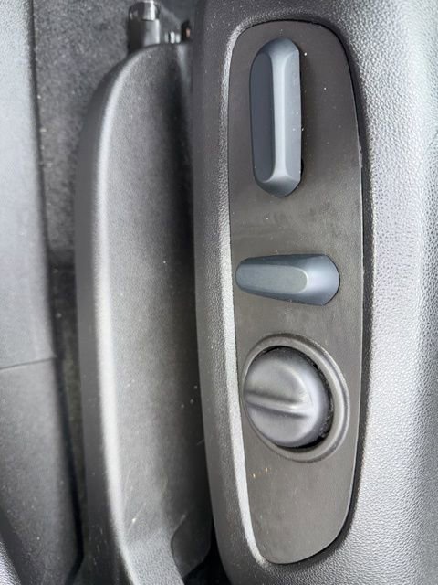 Used 2022 Chevrolet Equinox LT w/ LPO, Floor Liner Package image 15