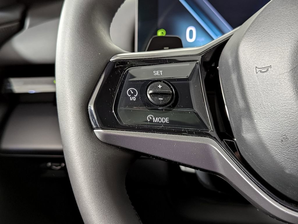 Used 2025 BMW 530i xDrive w/ Premium Package image 32