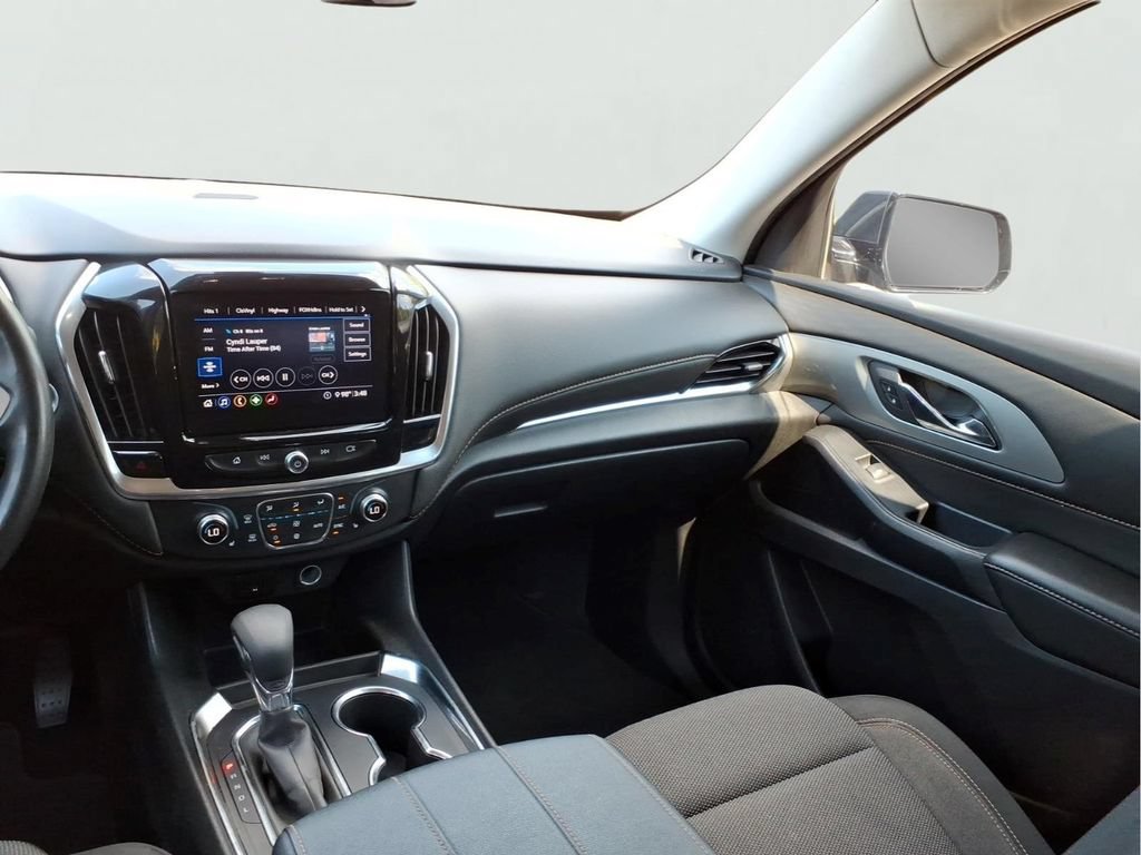 Used 2021 Chevrolet Traverse LT FWD image 23