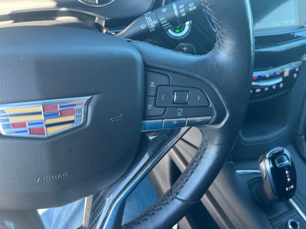 Used 2024 Cadillac XT6 Premium Luxury image 12