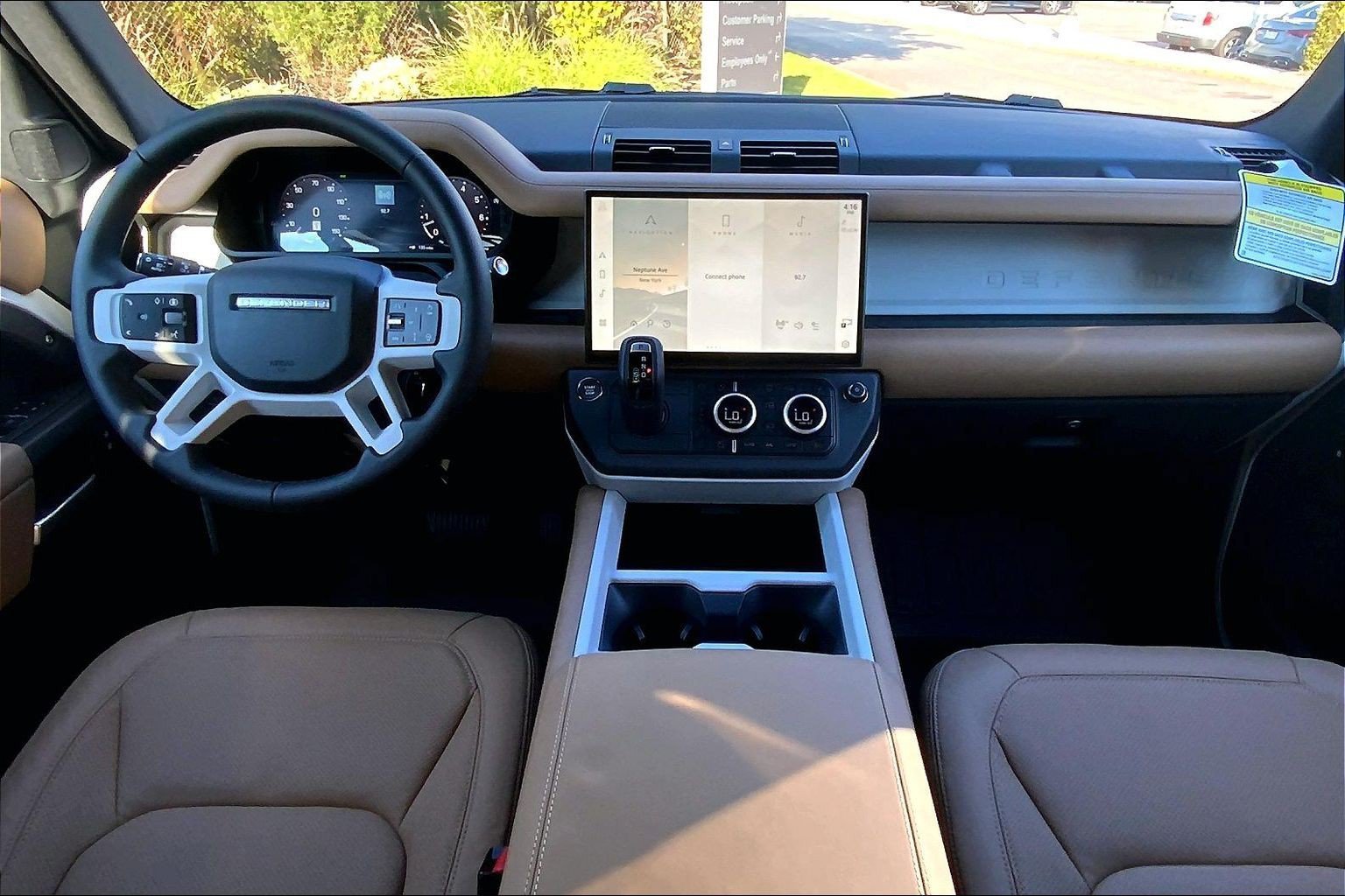 New 2026 Land Rover Defender 130 X-Dynamic SE AWD/4WD image 5