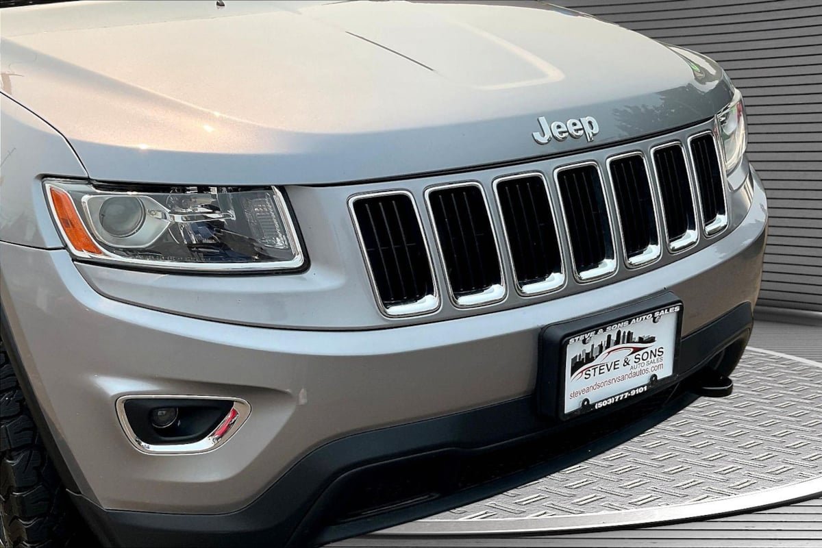 Used 2014 Jeep Grand Cherokee Laredo AWD/4WD image 32