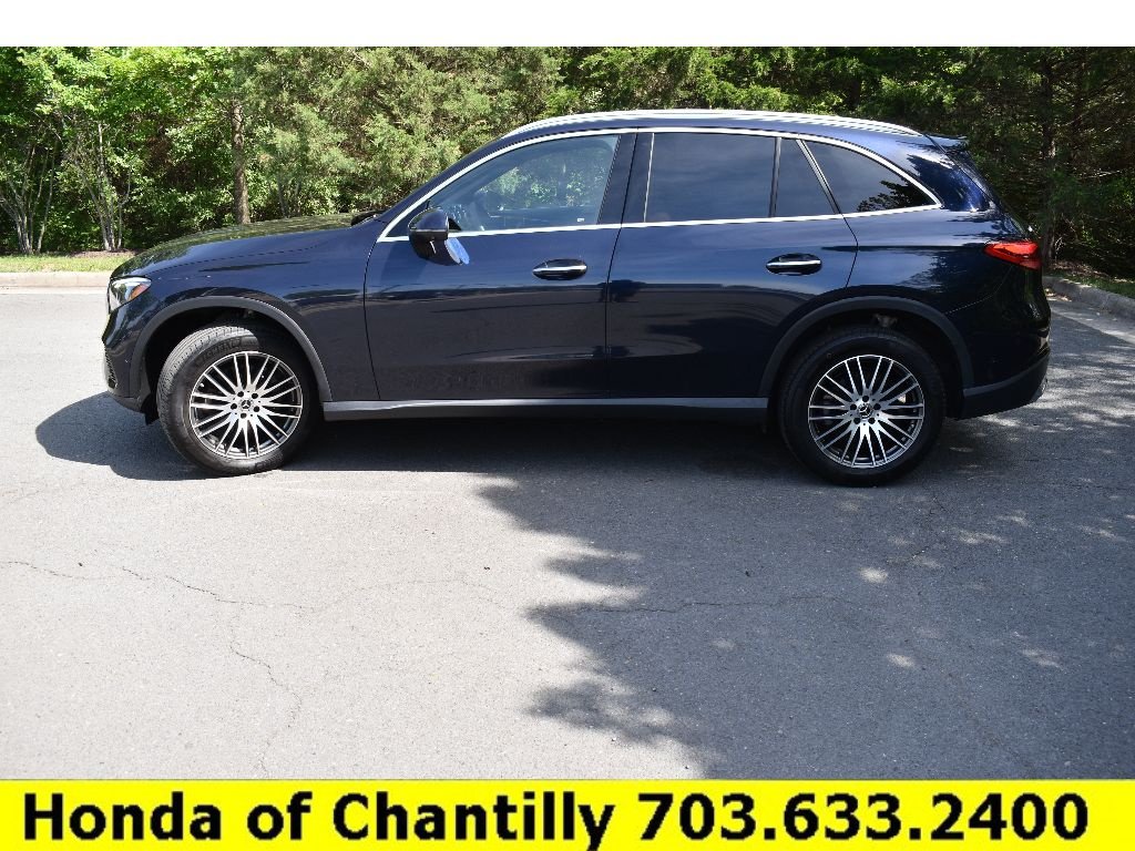 Used 2023 Mercedes-Benz GLC 300 4MATIC image 4