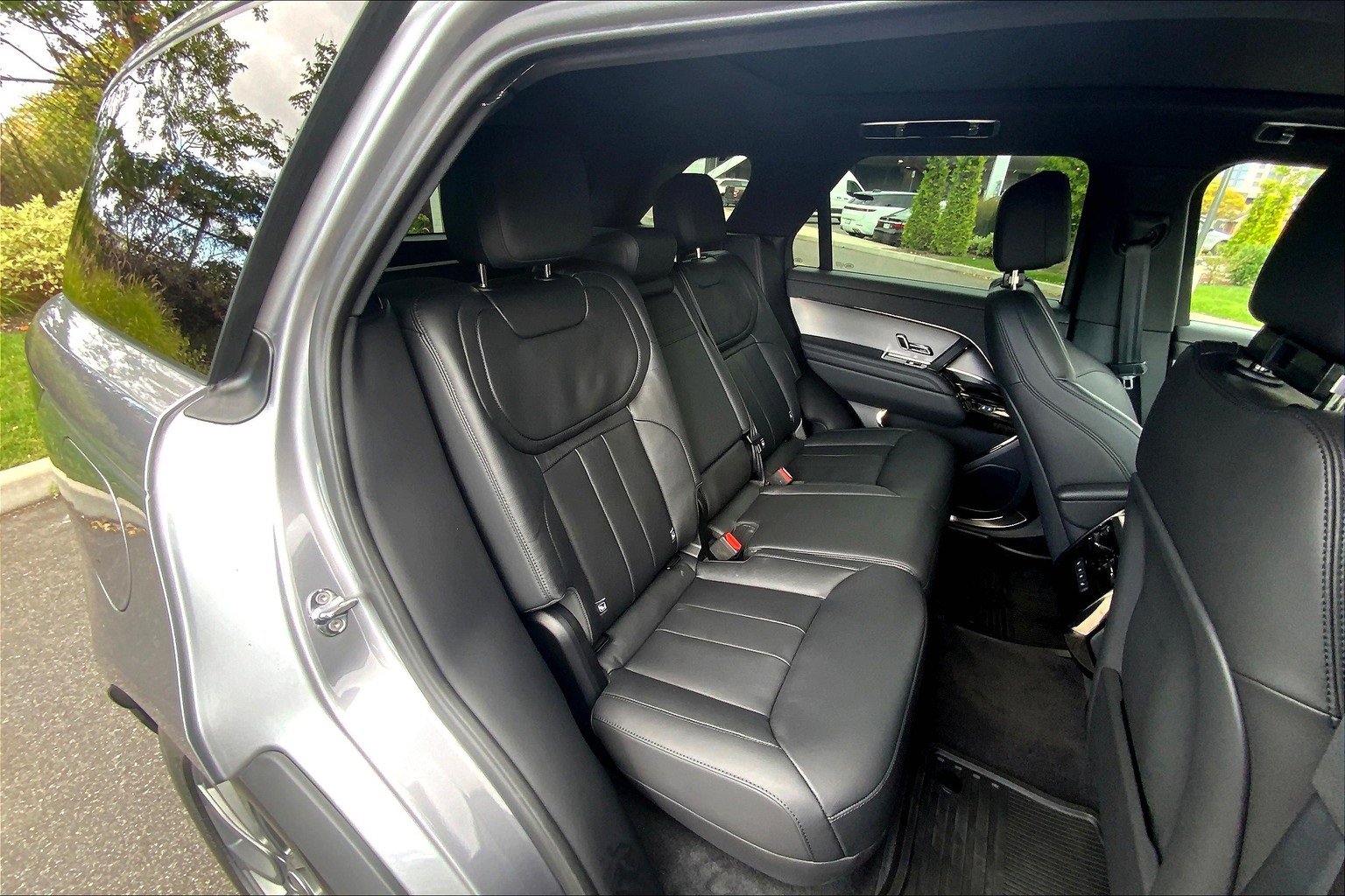 Used 2025 Land Rover Range Rover Sport image 19