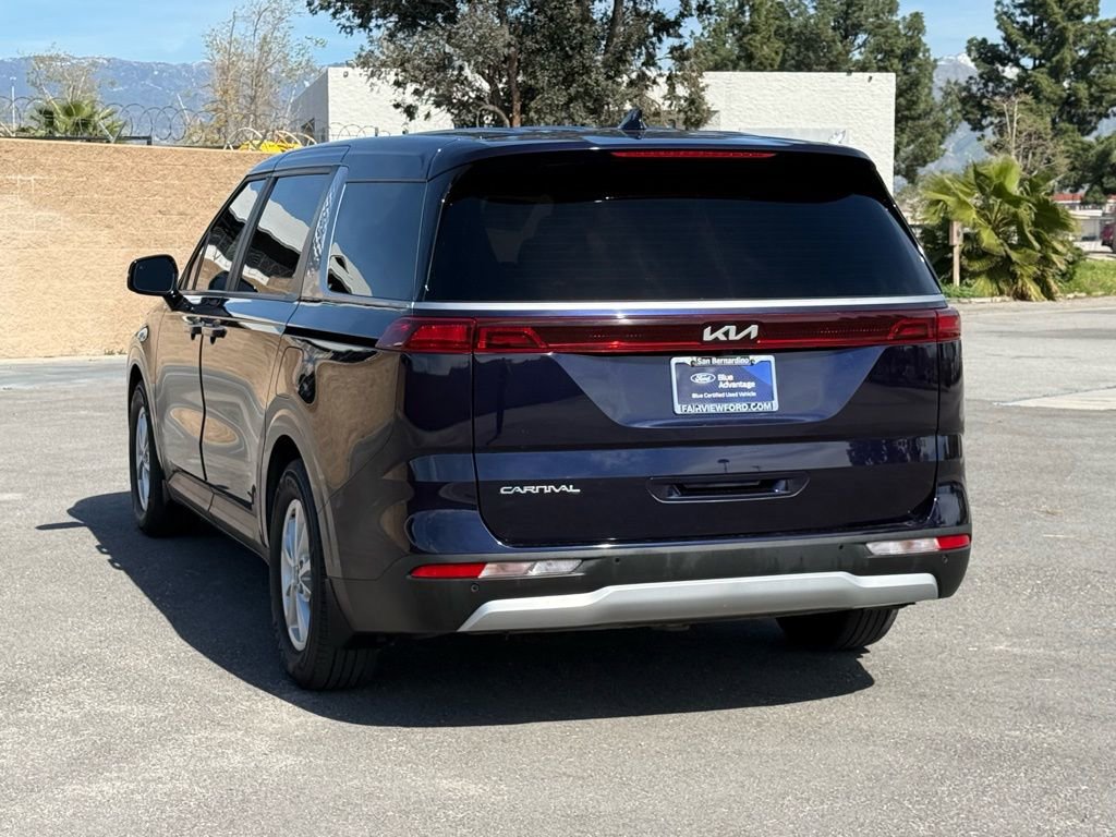 Used 2023 Kia Carnival LX image 5