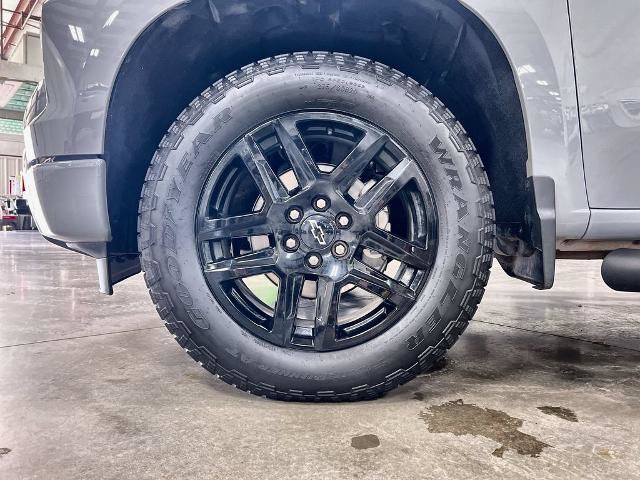 Used 2024 Chevrolet Silverado 1500 Custom w/ Turbomax Blackout Package AWD/4WD image 10