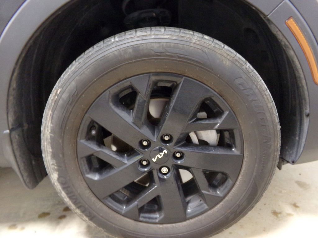 Used 2023 Kia Sorento S w/ Panoramic Sunroof Package image 35