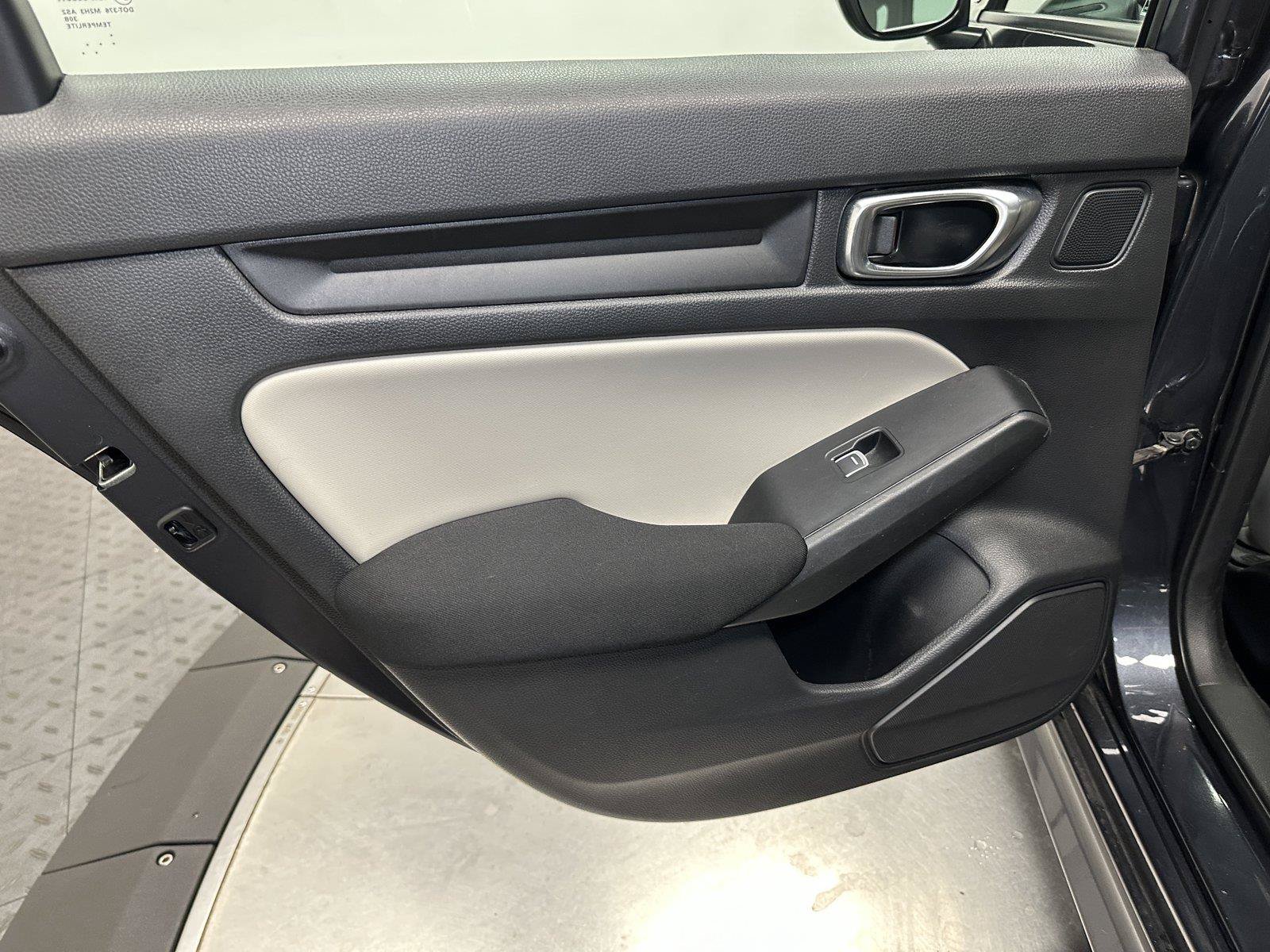 Used 2022 Honda Civic LX image 29