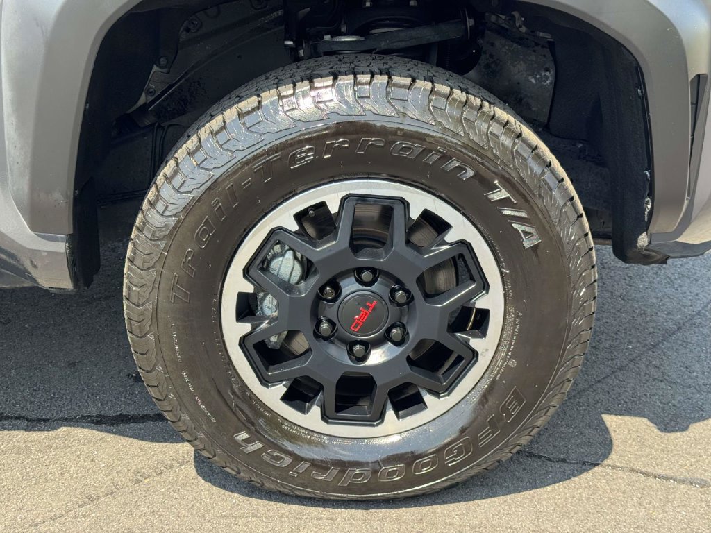 Used 2024 Toyota Tacoma TRD Off-Road w/ TRD Off Road Premium Package AWD/4WD image 28