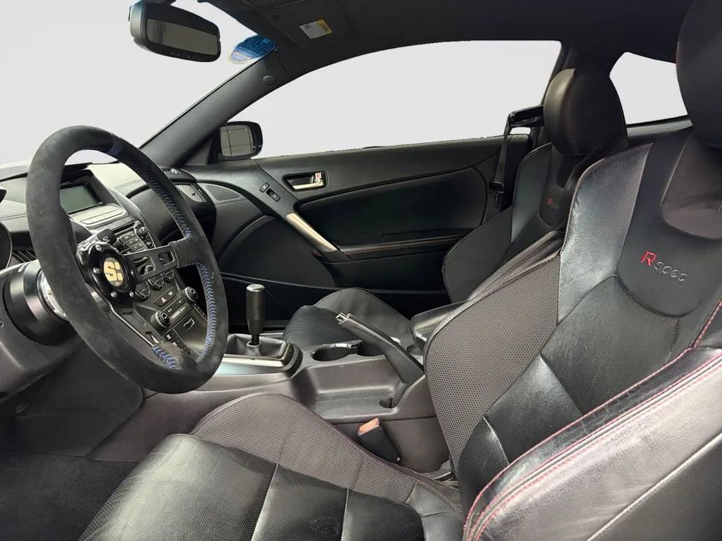 Used 2015 Hyundai Genesis 3.8 RWD image 10