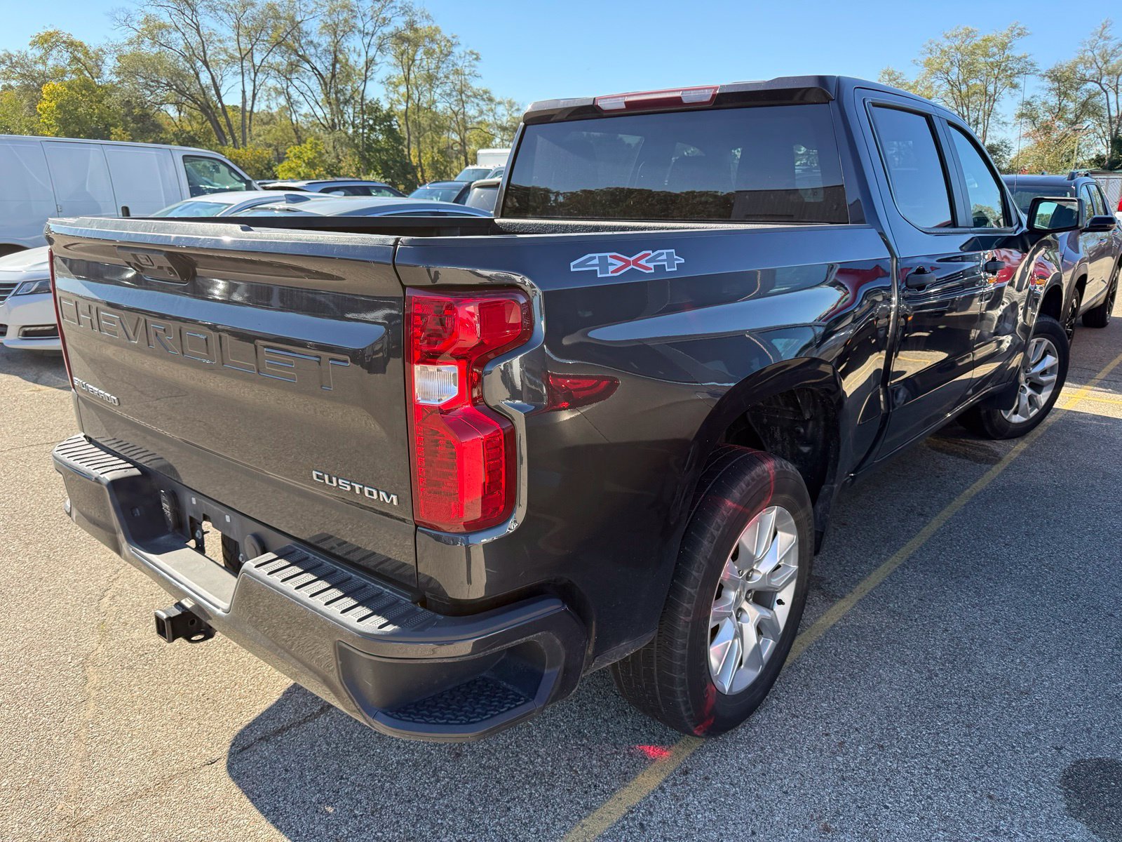 Used 2023 Chevrolet Silverado 1500 Custom AWD/4WD image 2