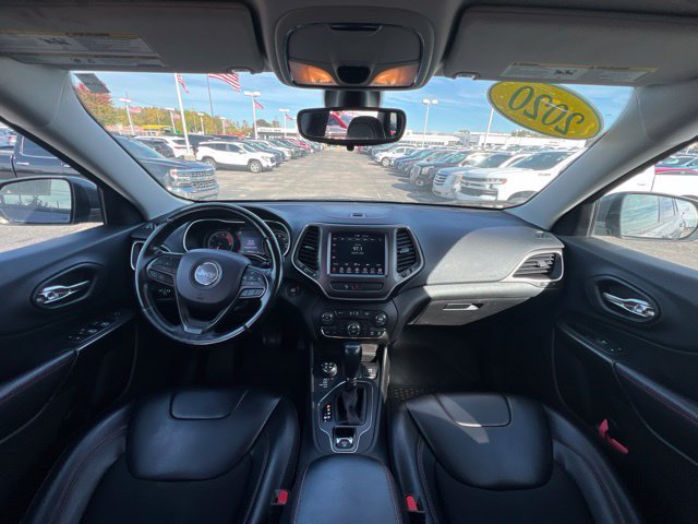 Used 2020 Jeep Cherokee Trailhawk w/ Cold Weather Group AWD/4WD image 17