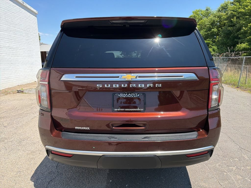 Used 2022 Chevrolet Suburban High Country AWD/4WD image 3