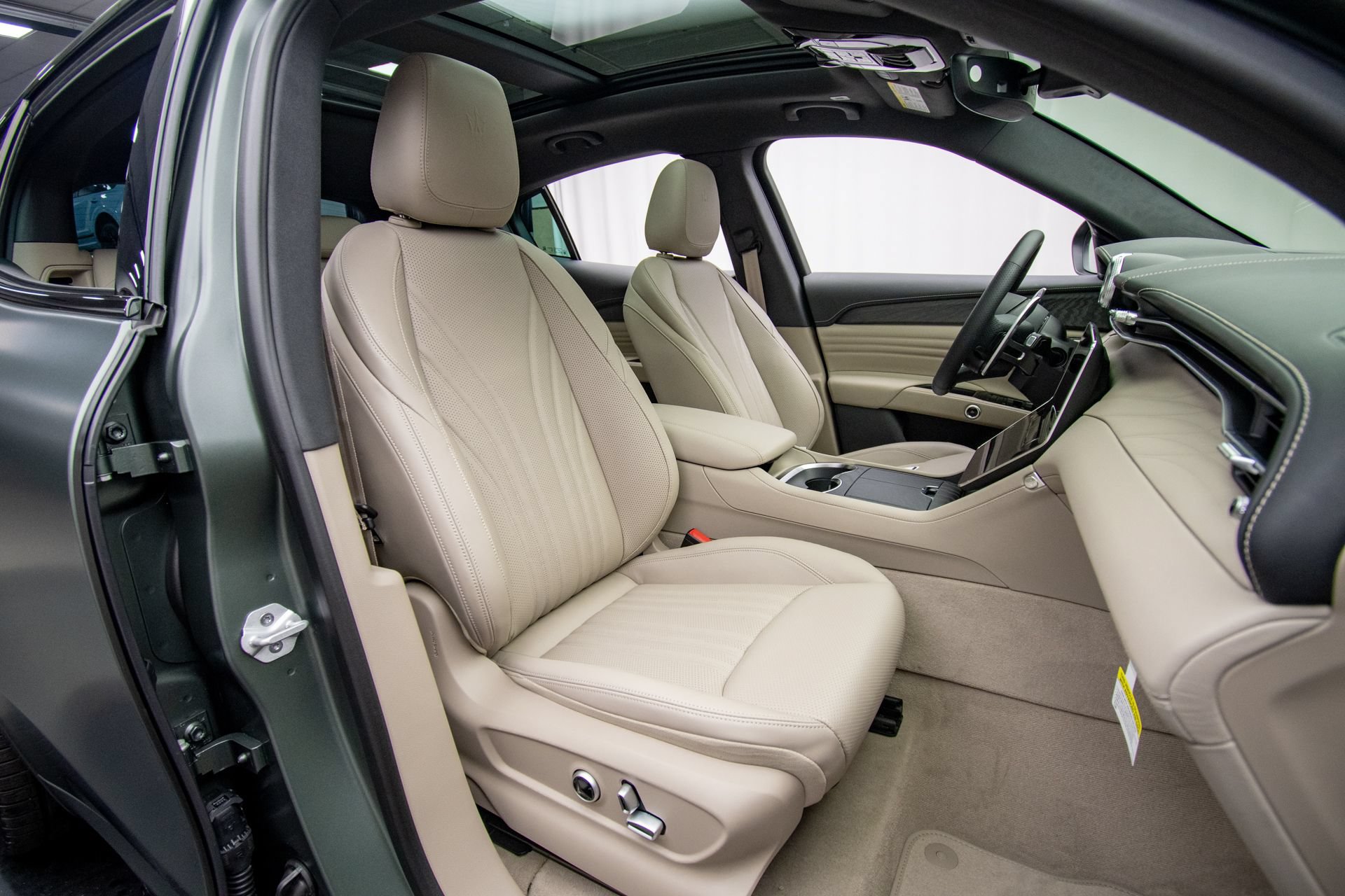 New 2026 Maserati Grecale Modena AWD/4WD image 15