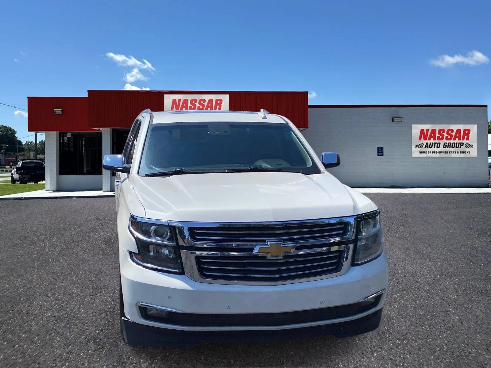 Used 2015 Chevrolet Tahoe LTZ RWD image 2