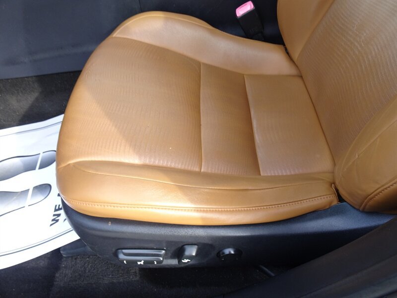 Used 2011 Lexus CT 200h Premium w/ Premium Audio Pkg FWD image 20