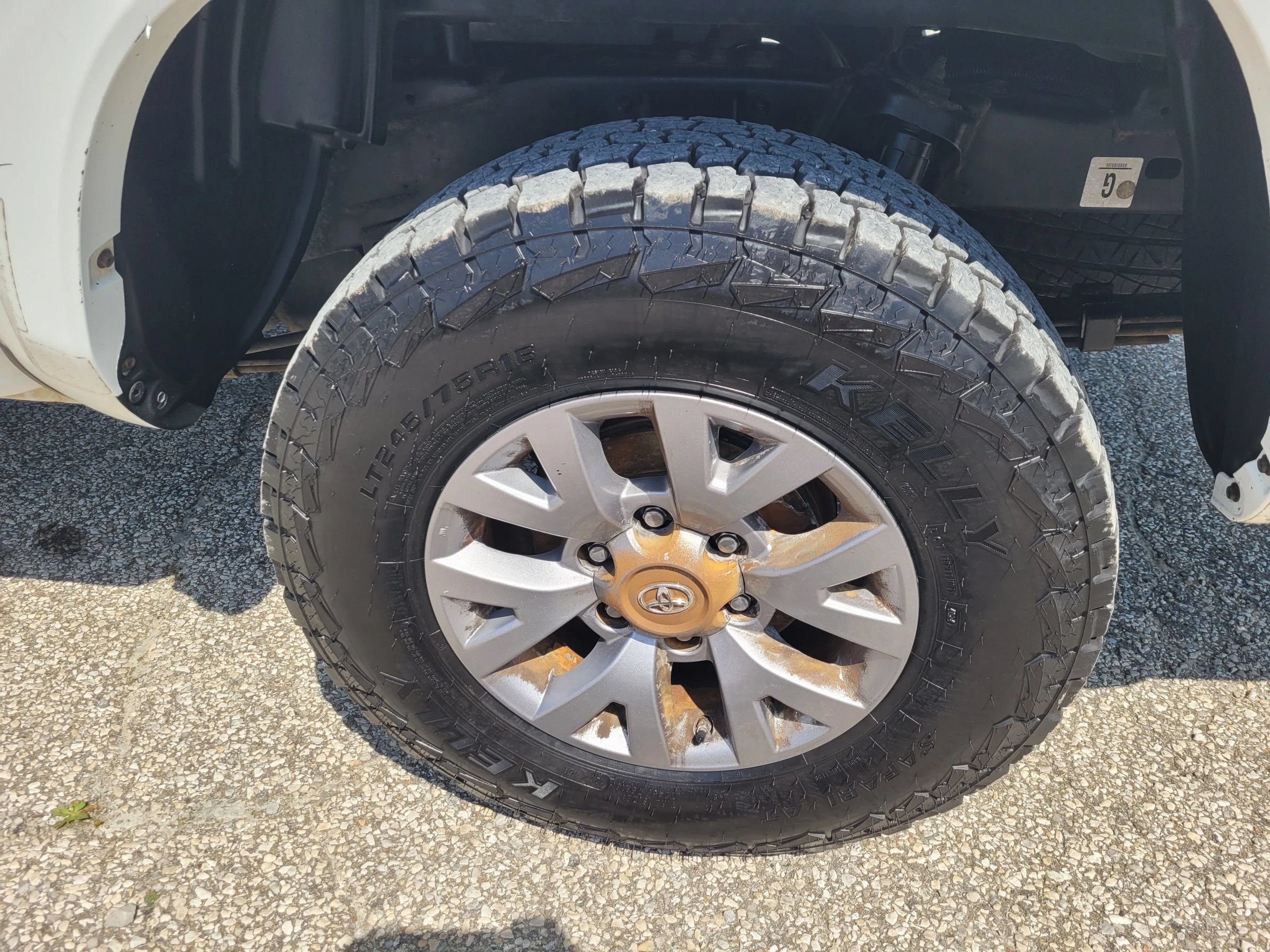 Used 2019 Toyota Tacoma SR5 AWD/4WD image 8
